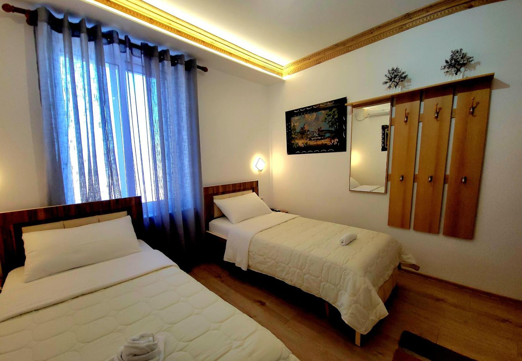 Alsara Guesthouse Gjirokaster Room photo