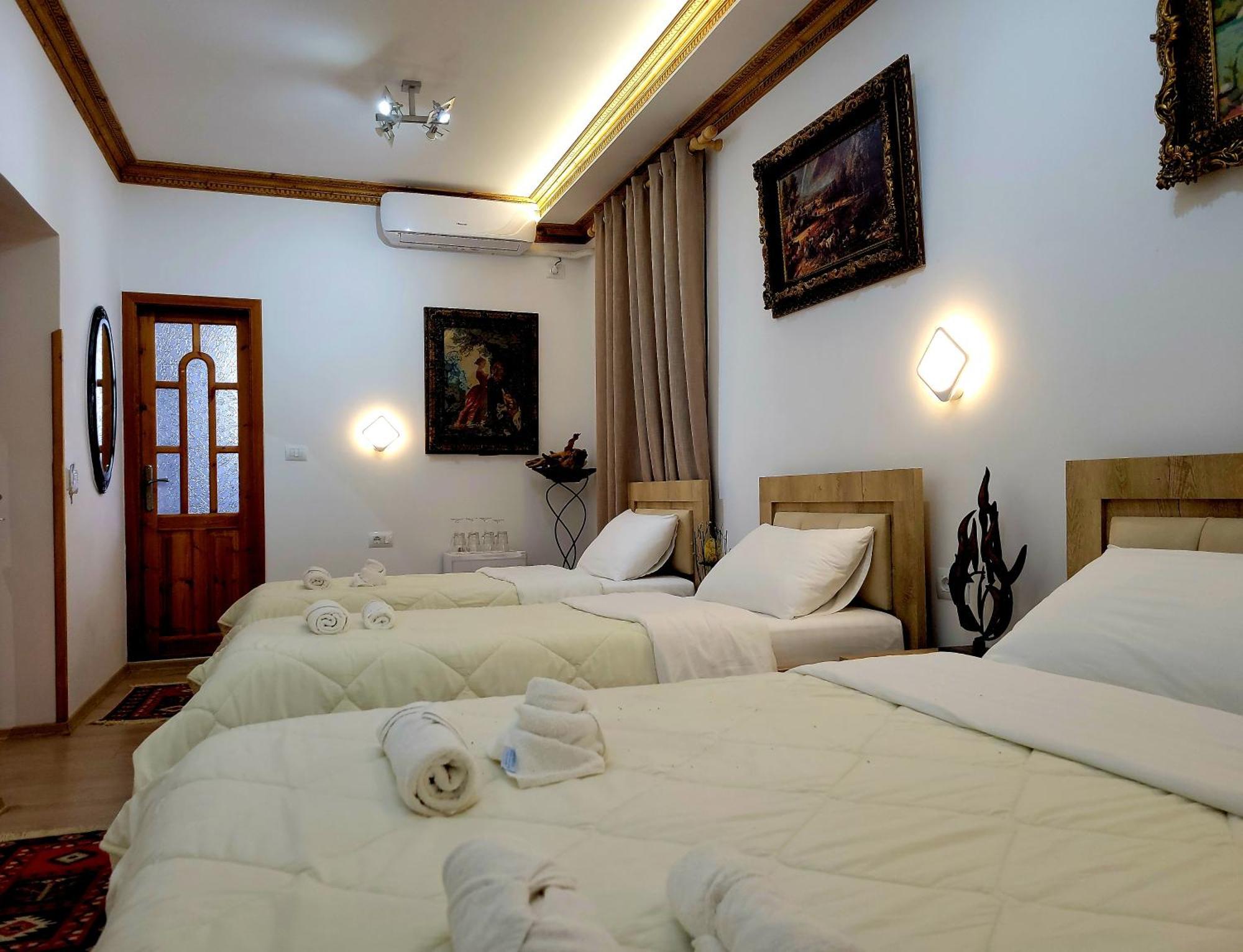 Alsara Guesthouse Gjirokaster Exterior photo