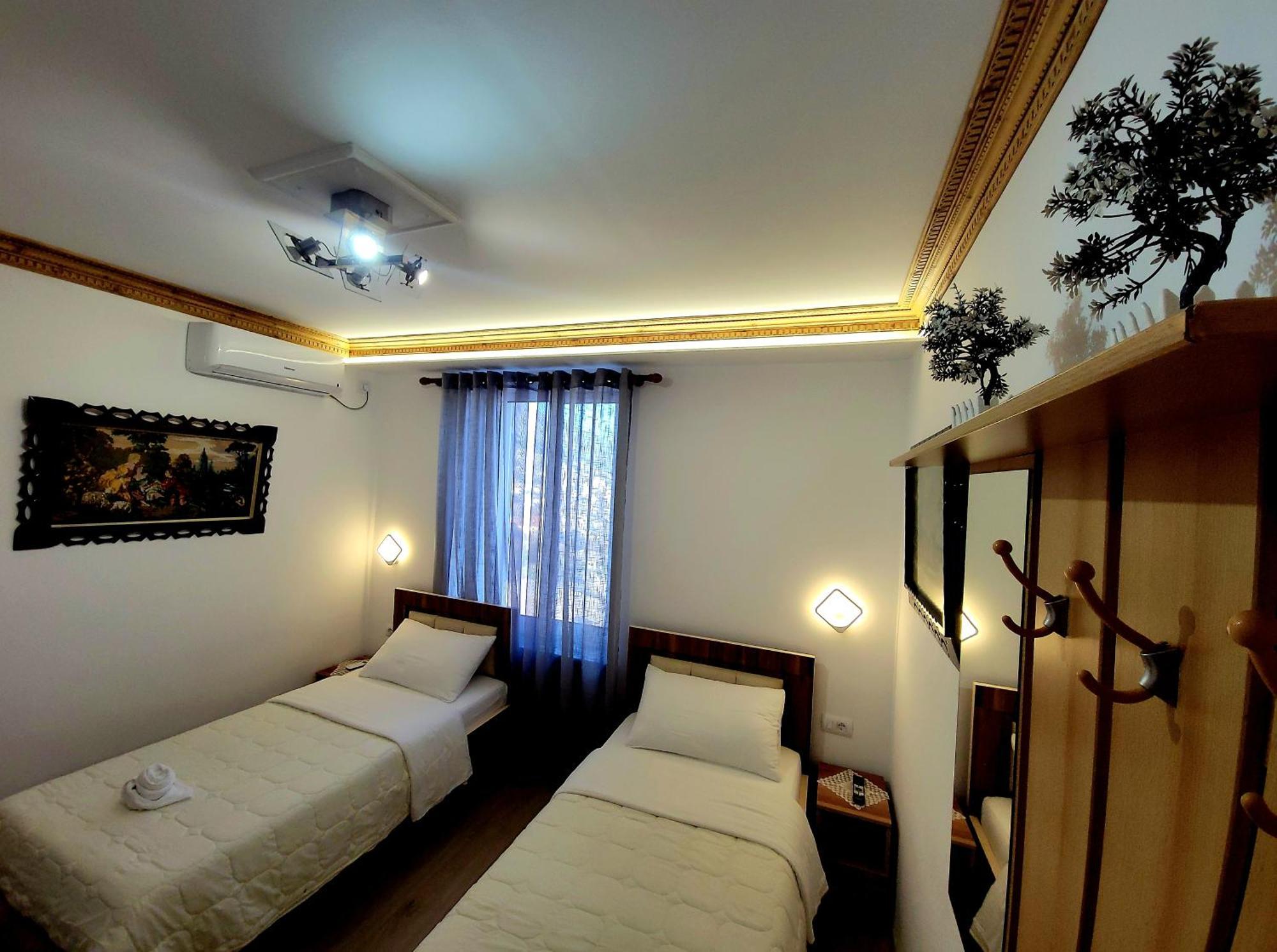 Alsara Guesthouse Gjirokaster Exterior photo